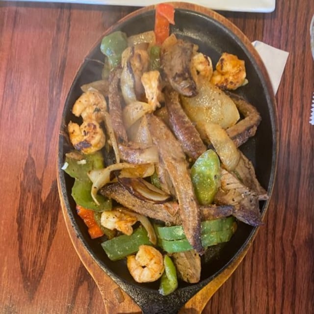 Mixed Fajitas Lunch.